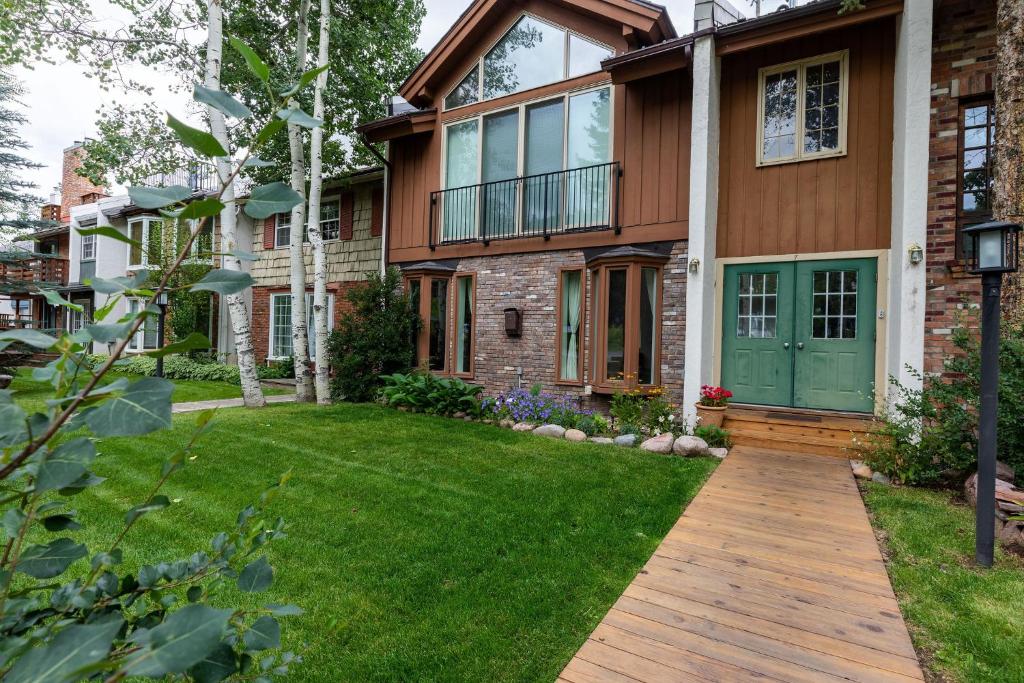 Texas Townhome Condos - 3 Minutes Walk to Gondola by RedAwning image