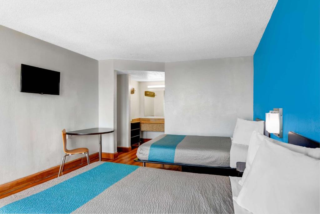 Четырехместный (Четырехместный номер ― для некурящих), Motel 6-Atlanta, GA