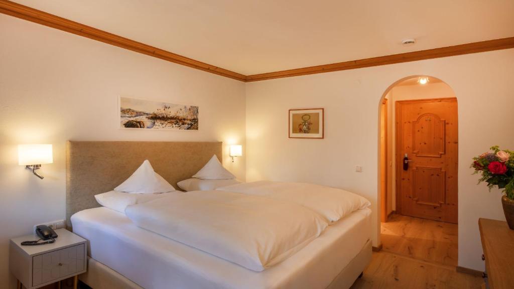 Hotel Ziegleder photo 2