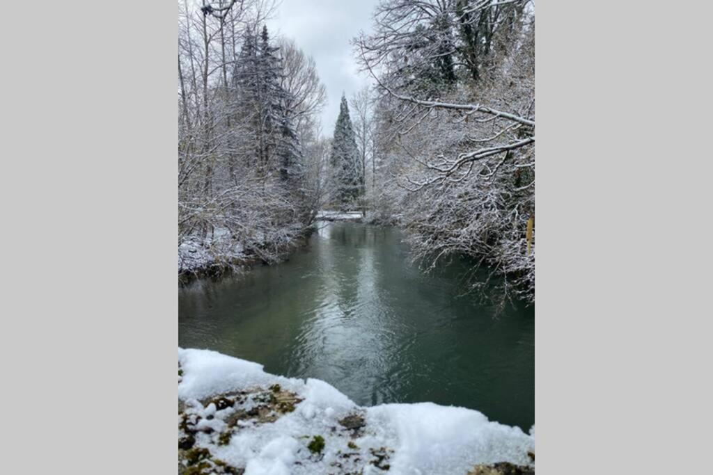 Les Dépendances photo 2