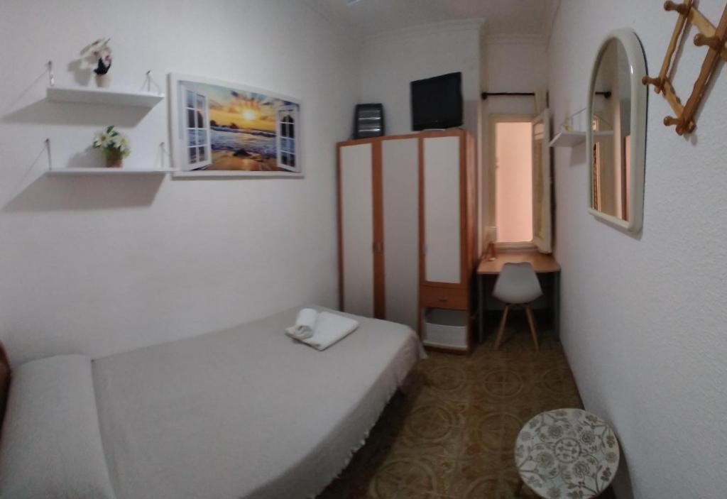 Cozy single room Mercado Central photo 3