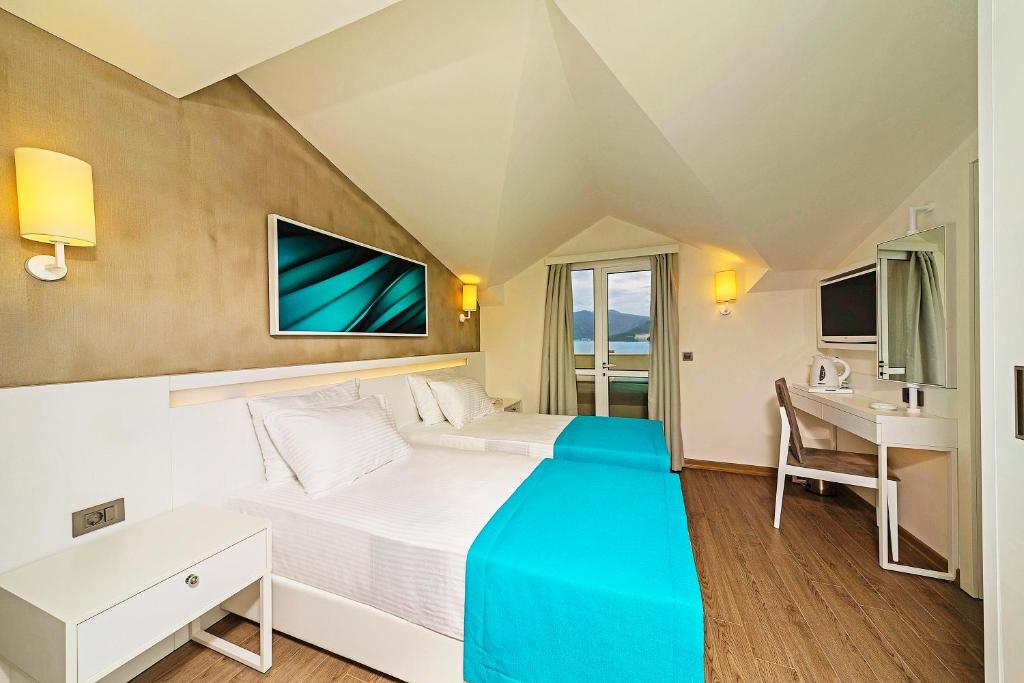 Poseidon Hotel - Adult Only photo 4