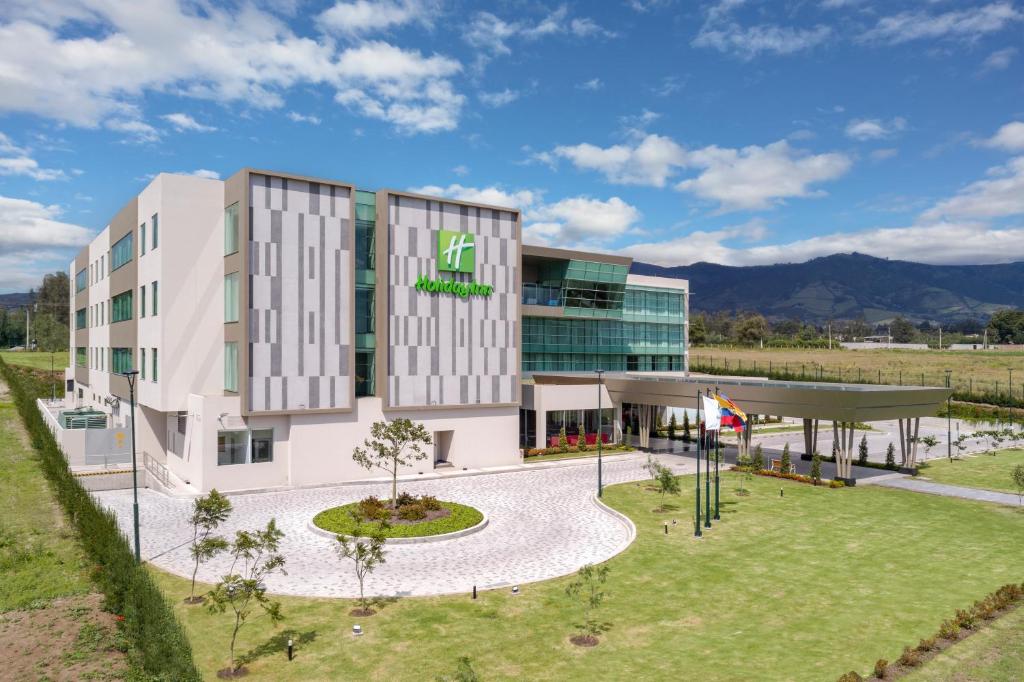 Holiday Inn - Quito Airport, an IHG Hotel photo 1