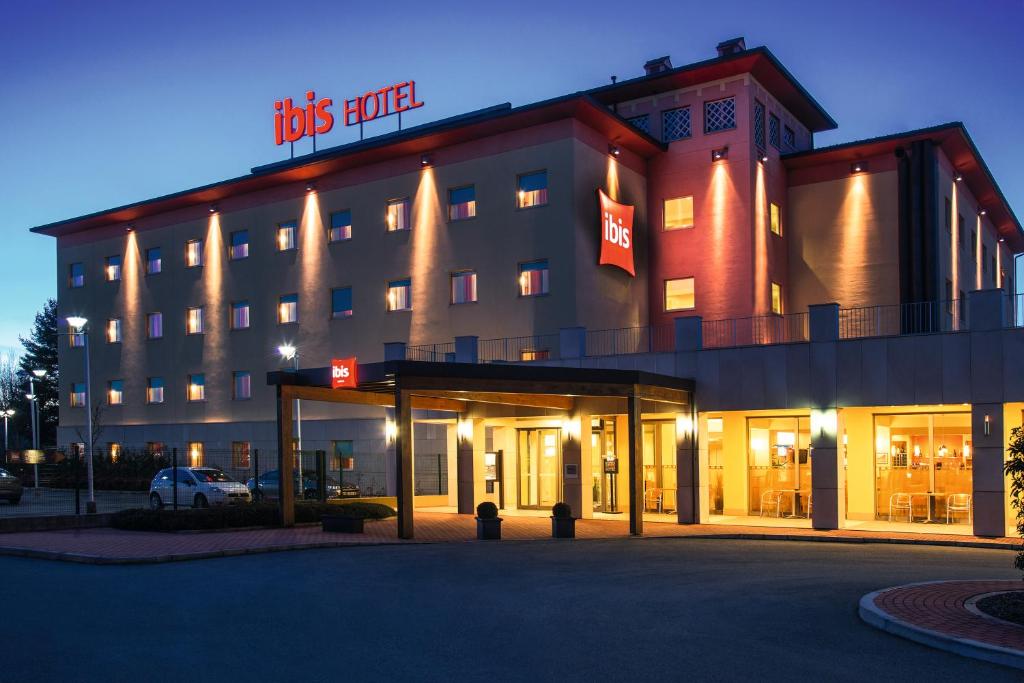 Ibis Como photo 1