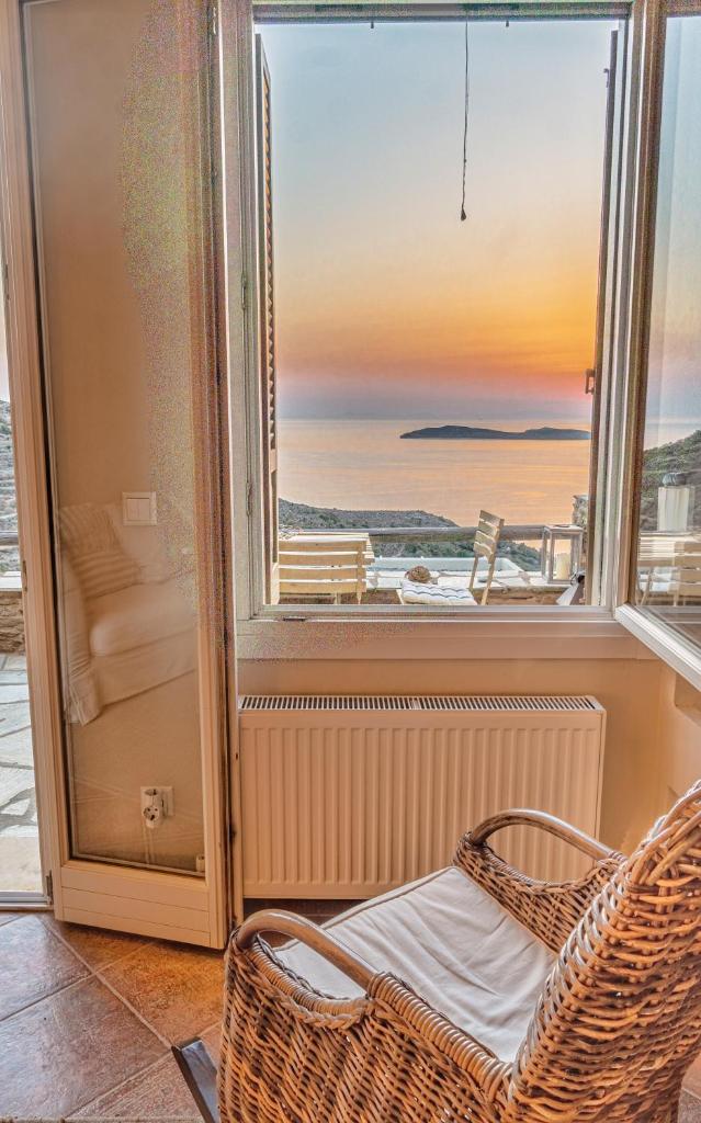 IRIDA Villa - Sea & Sunset Flats near Batsi photo 4