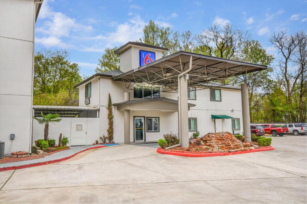 Motel 6 Humble, TX - Houston International Airport image