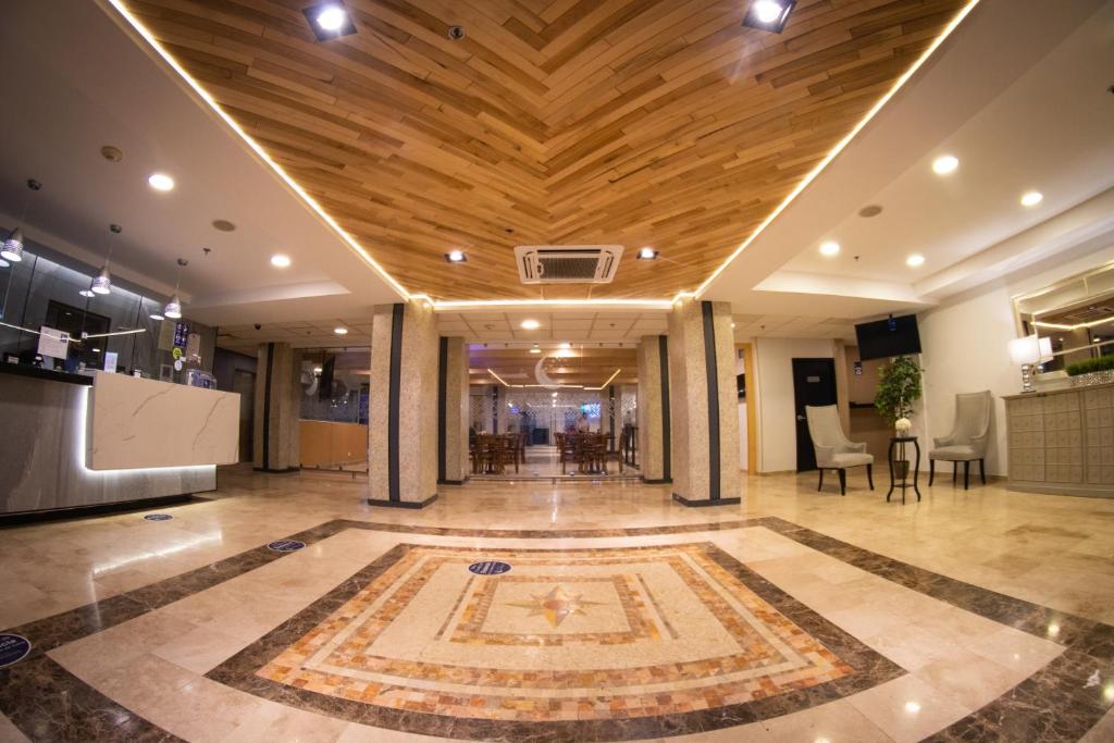 Hotel Mesaluna Near American Consulate photo 1