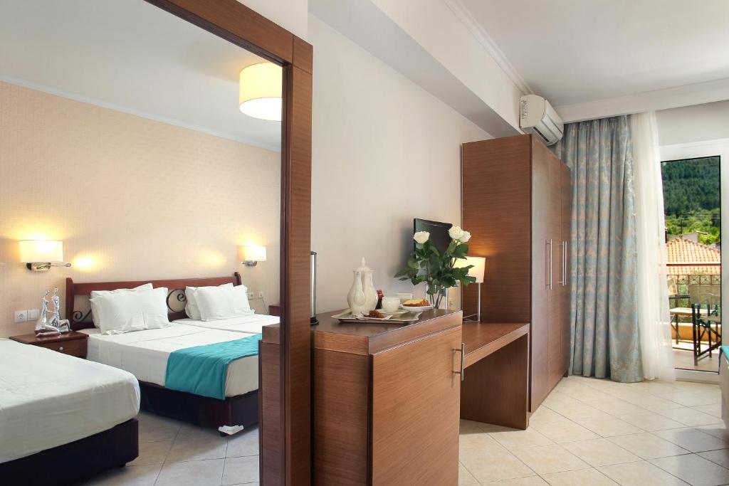 Двухместный (Улучшенный двухместный номер с 1 кроватью), Electra Hotel