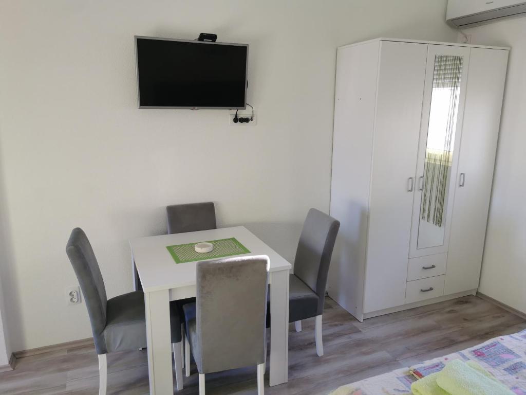 Studio apartmani Manila -bazeni, popust, Terme -VAUČERI photo 4