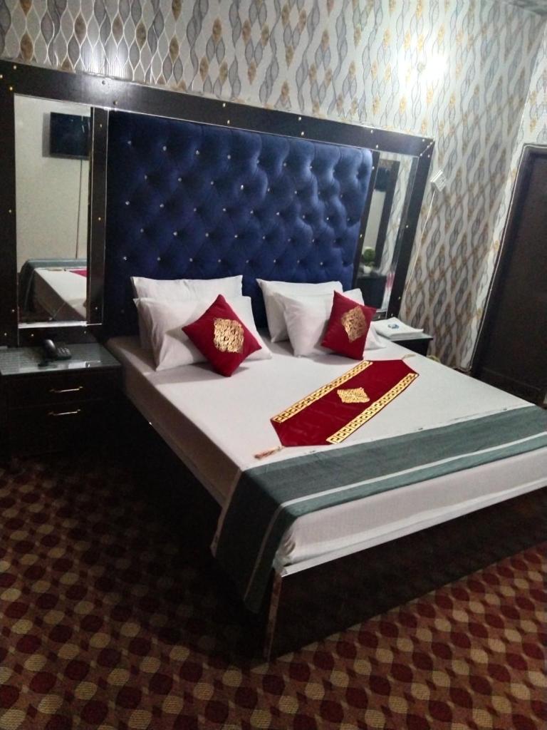 Royal palace hotel