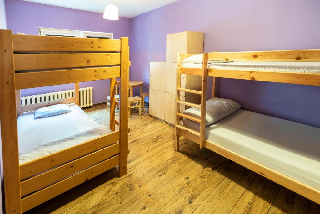 Номер (Односпальная кровать в общем номере с 4 кроватями), Jopi Hostel Katowice Centrum