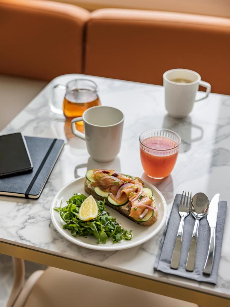 F&B