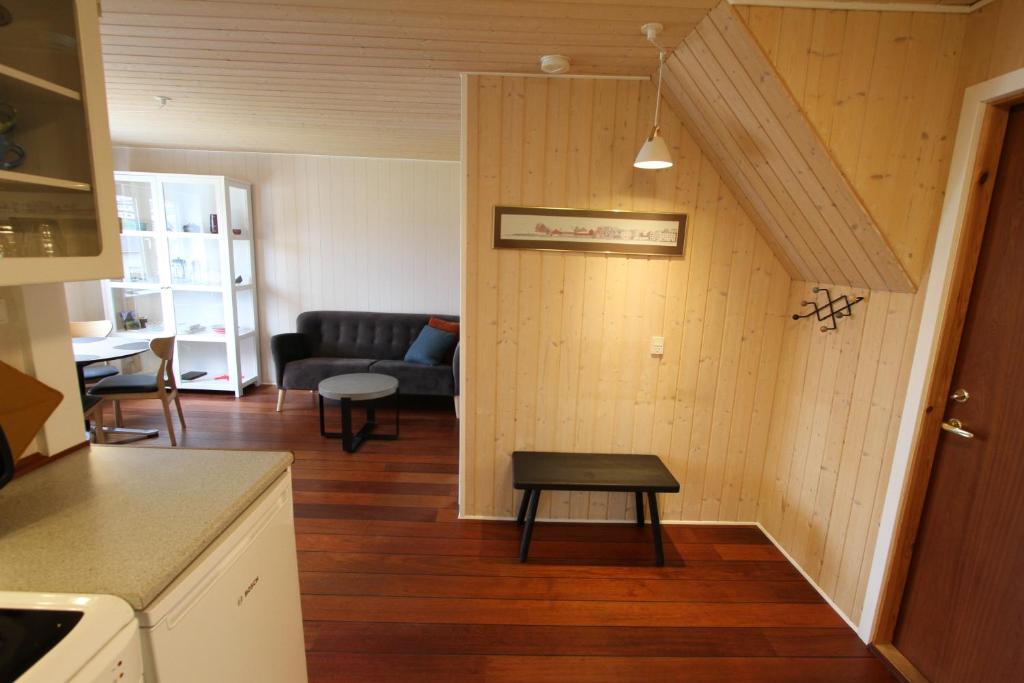 Modern apartment near beach, marina & city centre photo 3