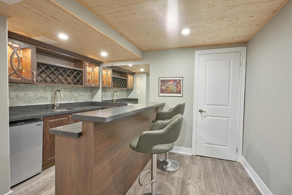 Entire house for your getaway! photo 3