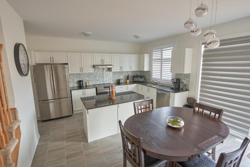 Entire house for your getaway! photo 4