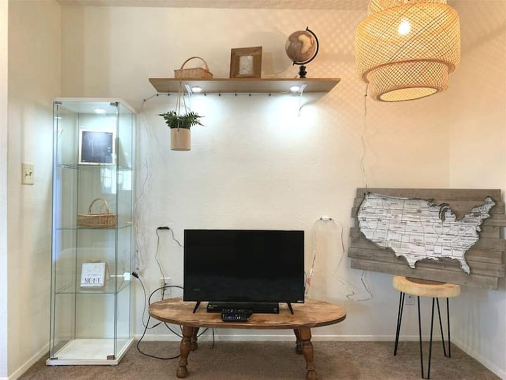 Contemporary, marine 2bd/1ba Apartment C in Kent photo 4