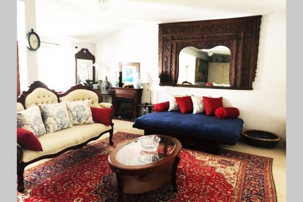 Elegant Spacious Private Studio ~ Upscale Berkeley image