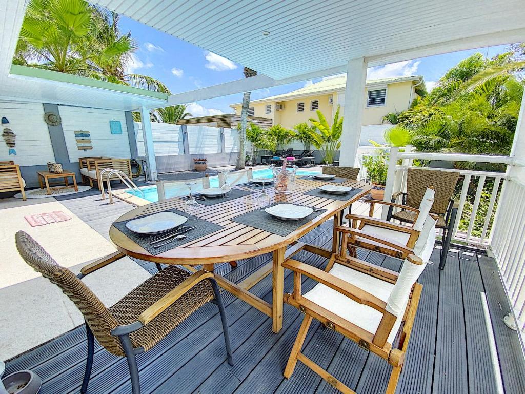 Villa Zandoli, walkable Orient Bay beach, private pool photo 2