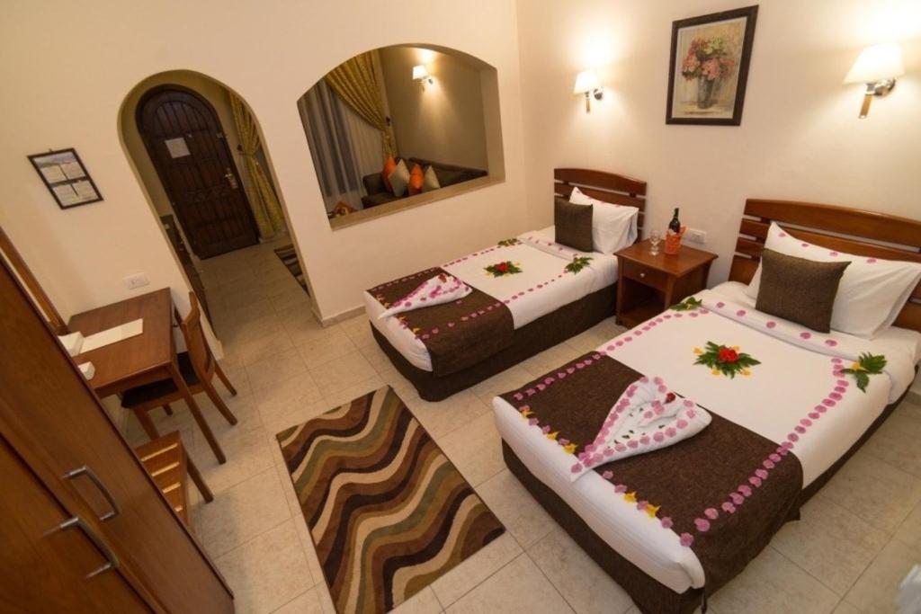 Одноместный (Улучшенный одноместный номер), Tivoli Hotel