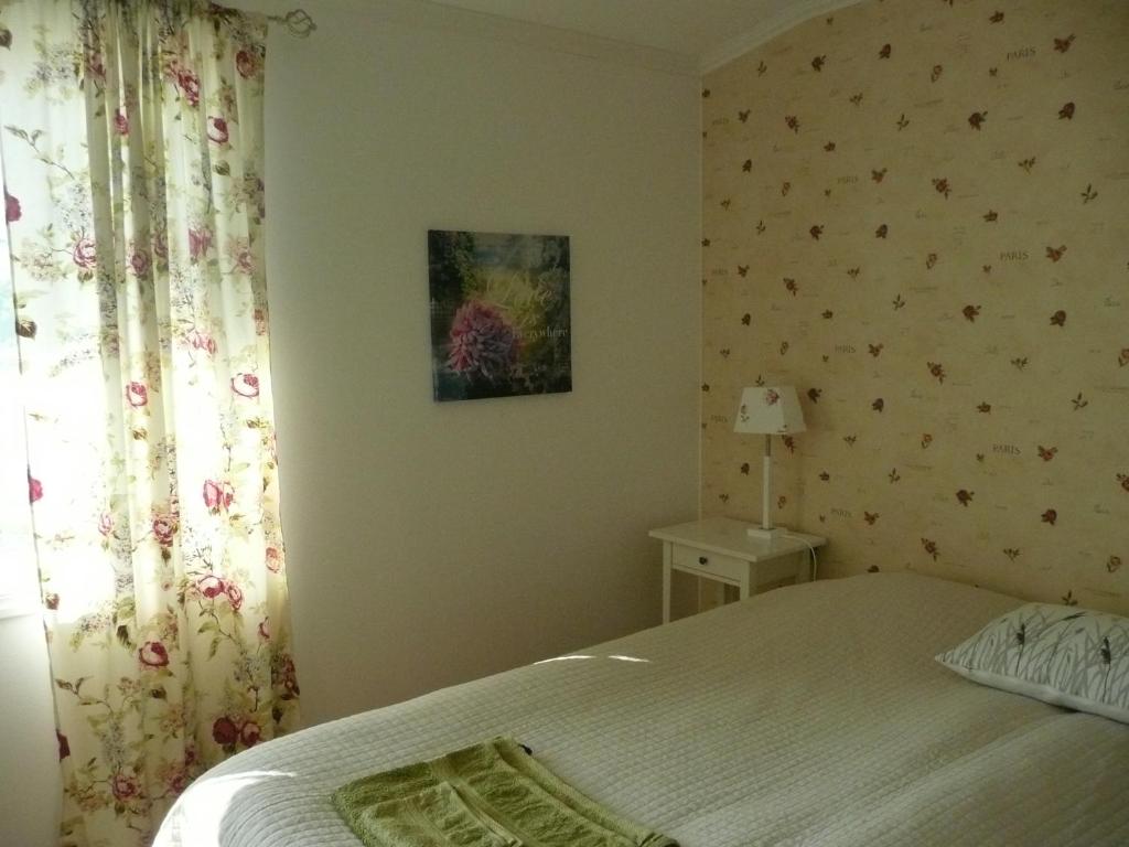 Kullens Bed and Breakfast - Tap to explore photos
