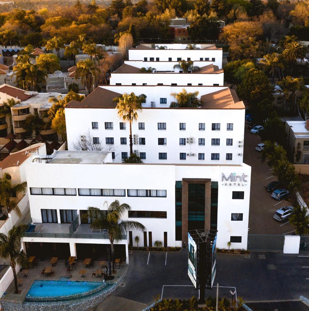 MINT Hotel 84 on Katherine photo 1