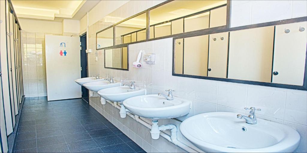 Номер (1 кровать в 10-местном общем номере), The Hive Singapore Hostel