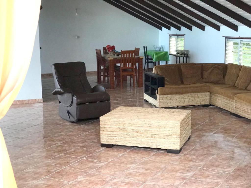 Maison de 2 chambres avec vue sur la mer jardin clos et wifi a Pointe Noire photo 3