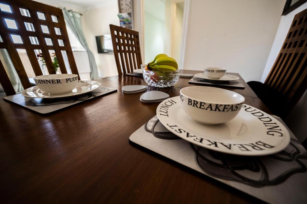 Bright and central 2 bedroom flat in Gibraltar photo 1