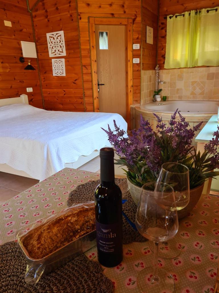Julie's Cabins photo 1