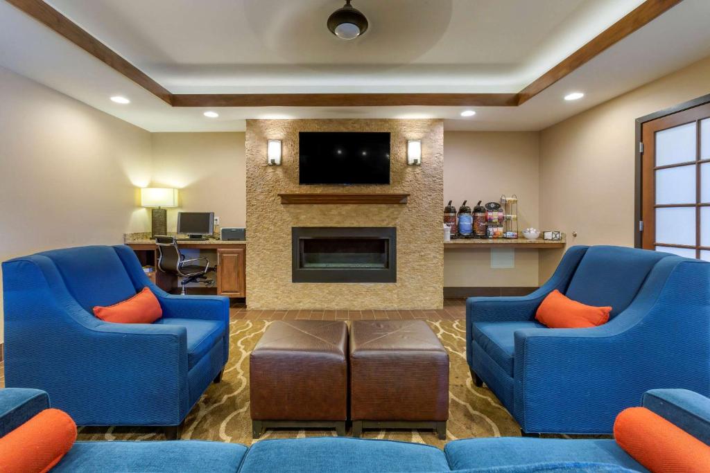 Comfort Inn Medford North image