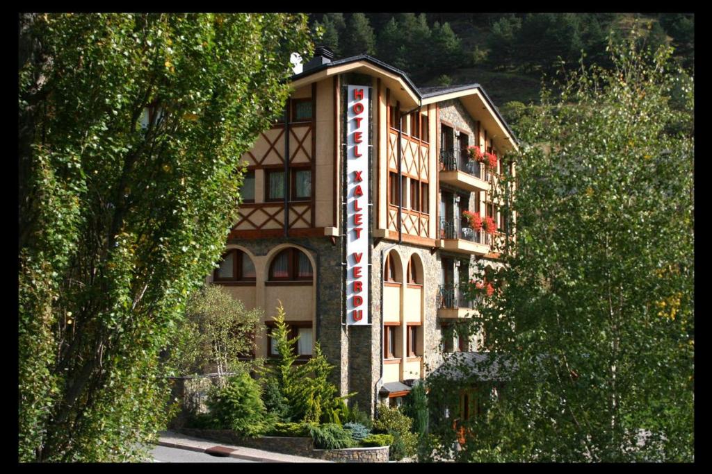 {
  "en-gb": "Hotel Xalet Verdú"
} photo 4