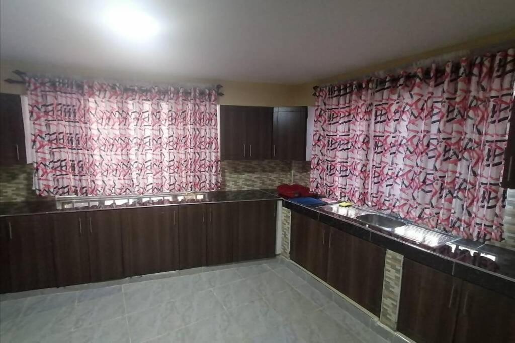 Lass Grove Home photo 2