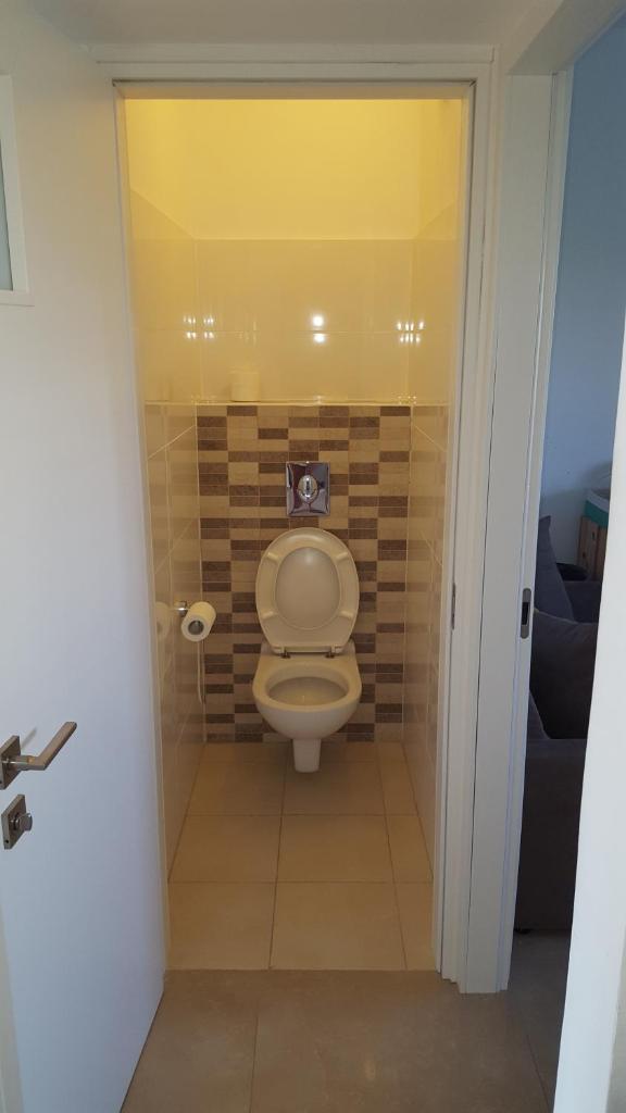 Room near Sheba Medical Center, and Bar Ilan, and TLV Airport photo 3