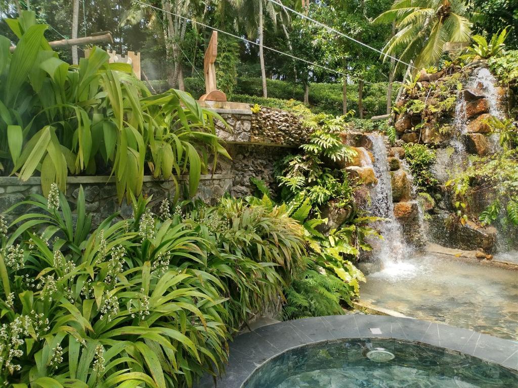 Leisure Land Villas - Tap to explore photos