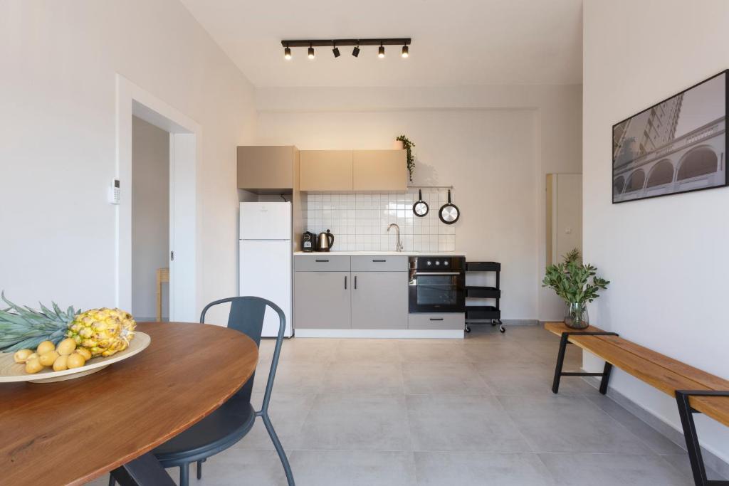 AirTLV - HaHagmon Apartments photo 3