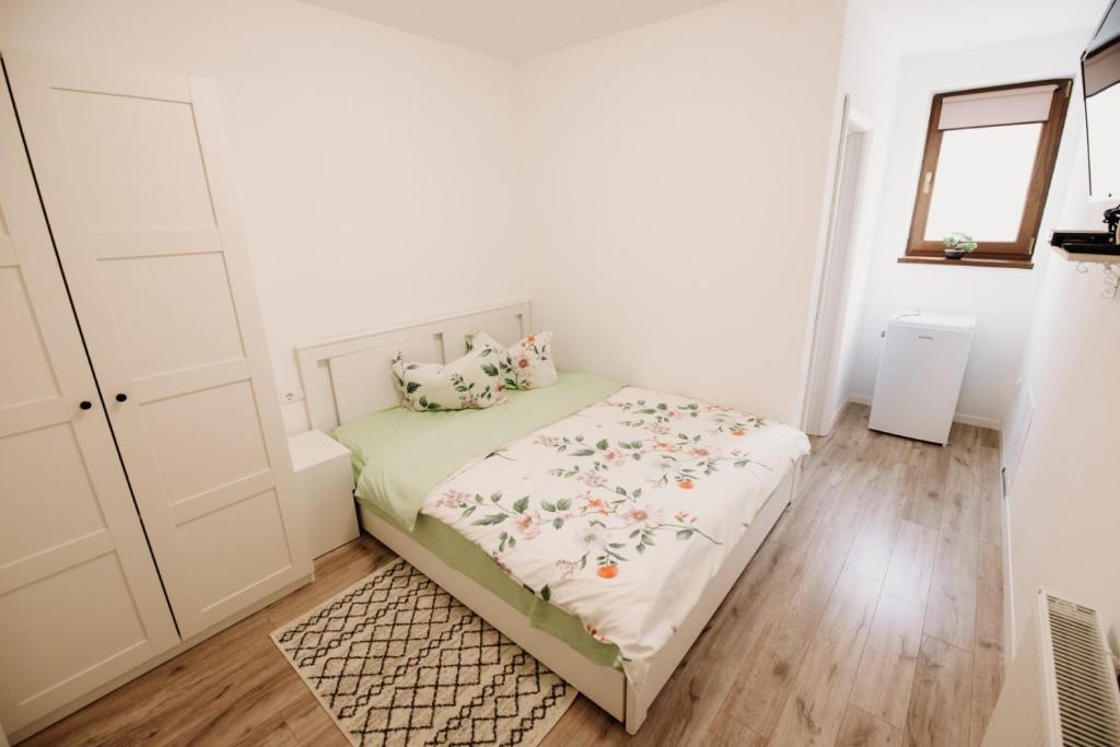 Suzanne Băile Figa- camere tip hotel photo 1