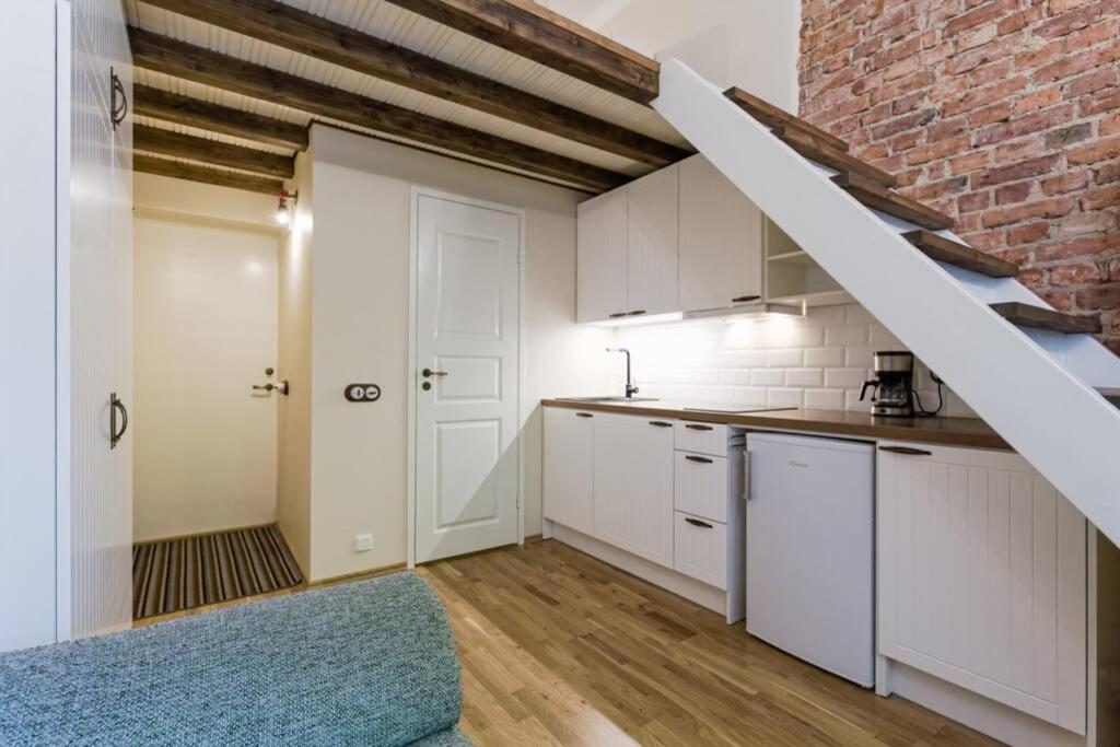 City Center Loft Apartment - Tap to explore photos