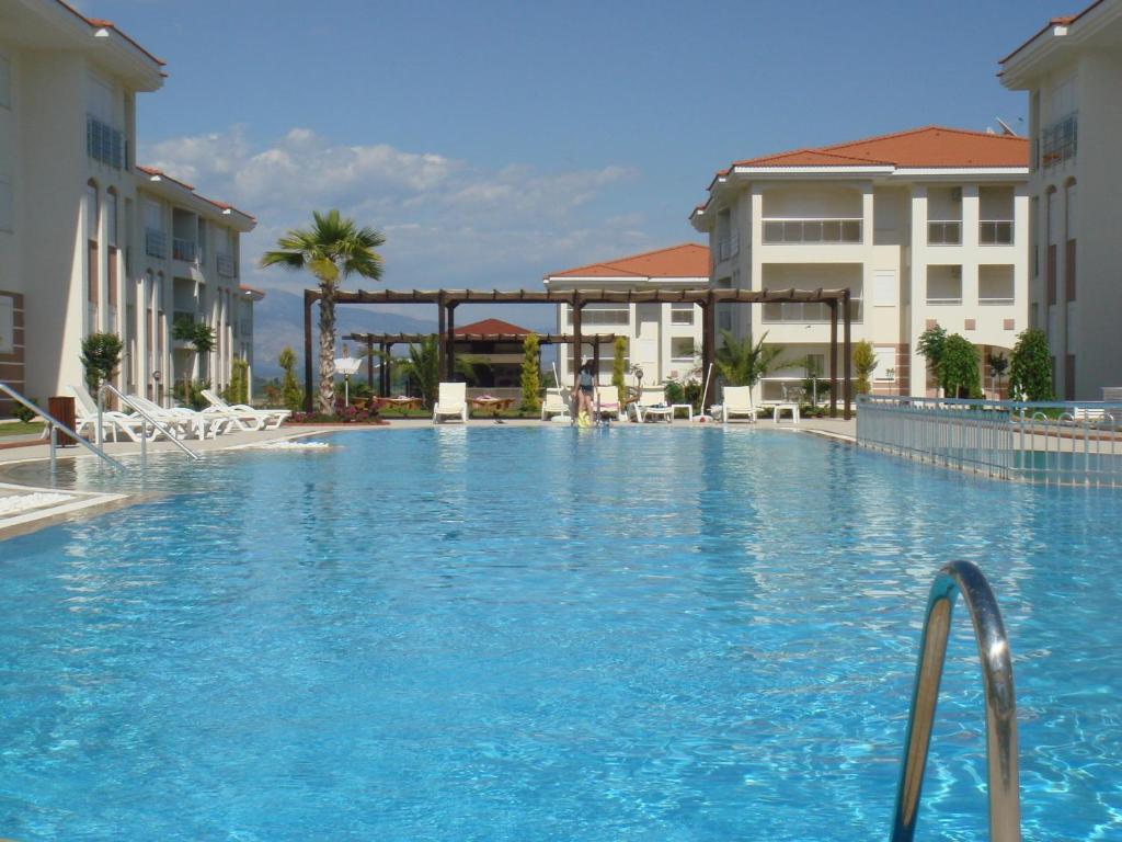 Four Seasons I -10 guarantees a wonderful holiday