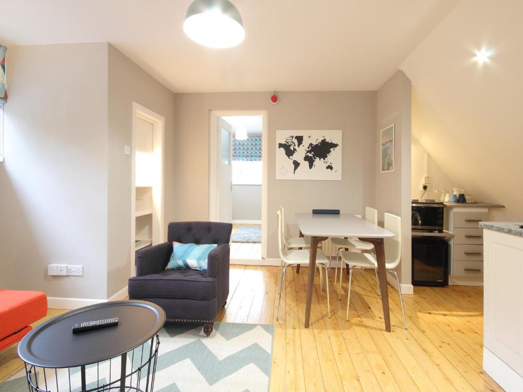 KC Accommodation - Tap to explore photos