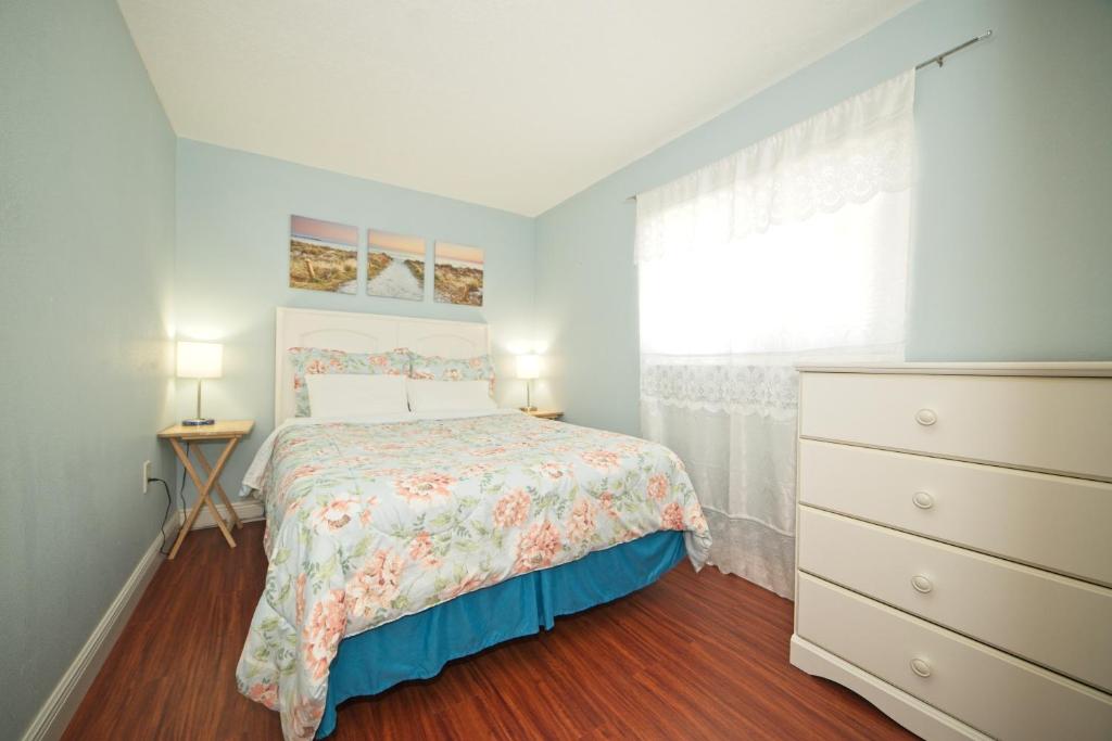 Cozy Canaveral Beach Condo! Next to NASA Launch Site image