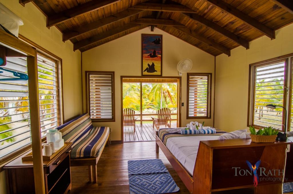 Pelican Beach Resort South Water Caye photo 4