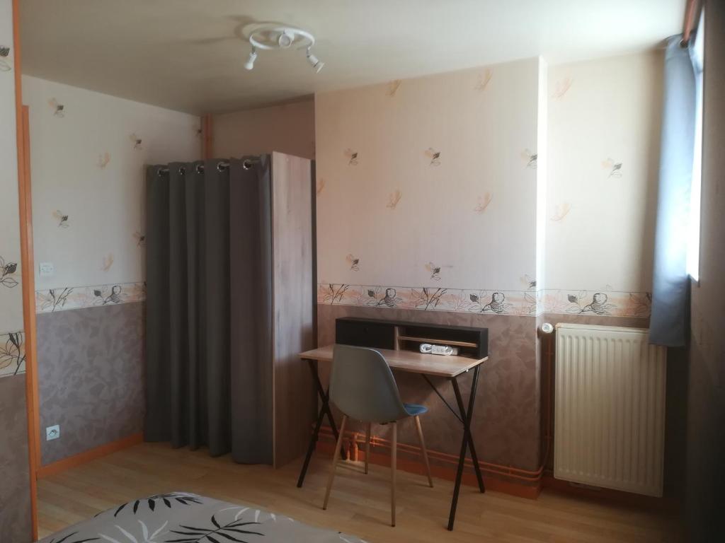 Chambre double avec WiFi châtellerault photo 4