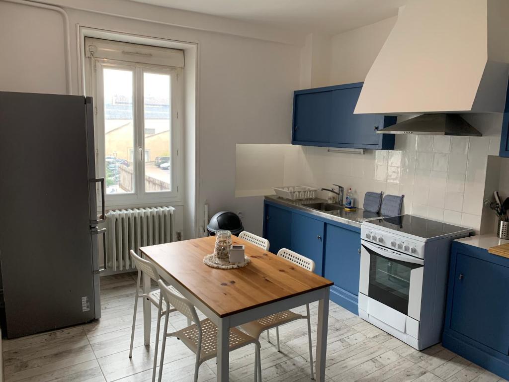 Elégant Appartement T3 hypercentre de Mazamet photo 3