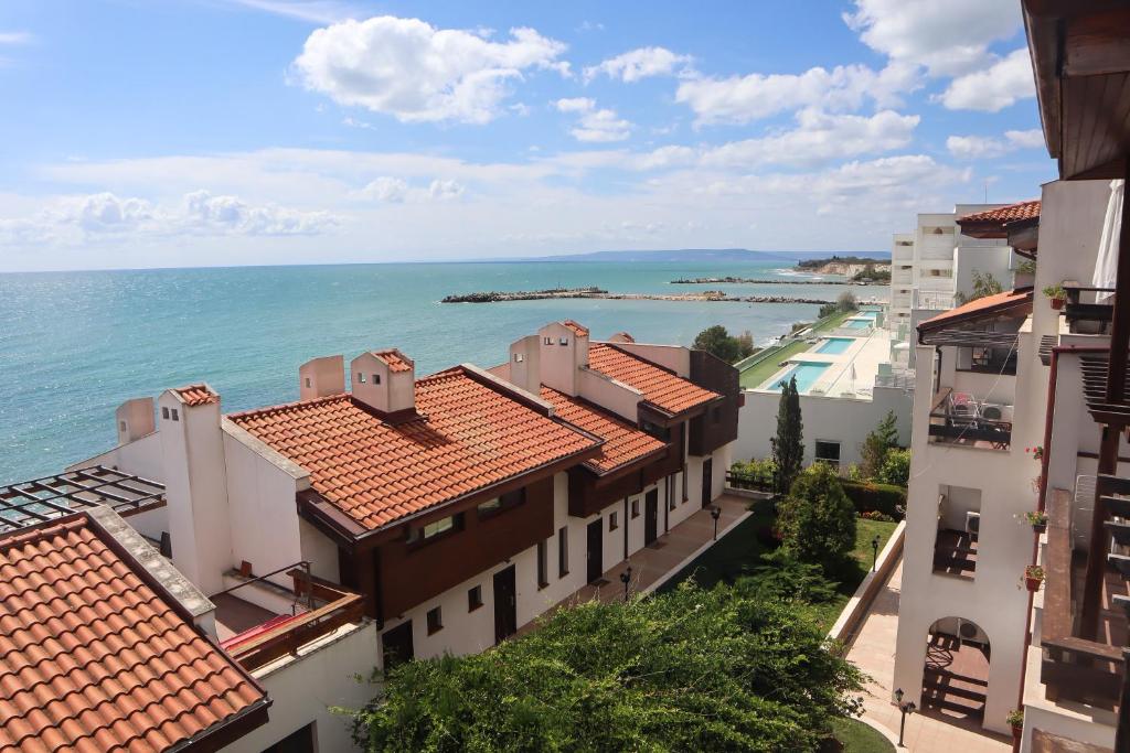 White Coast Beach Apartments photo 2