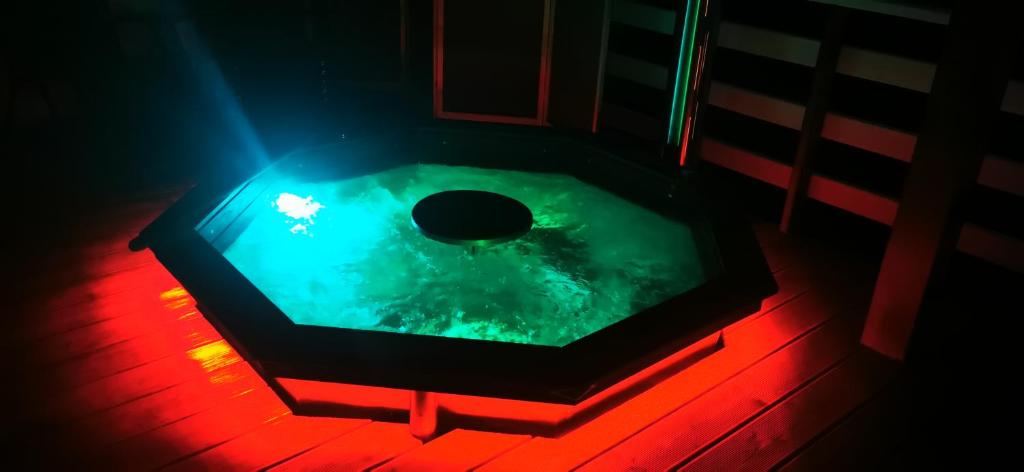 Sielanówek - Orzechowa Chatka z sauną wanną termalną jacuzzi photo 1
