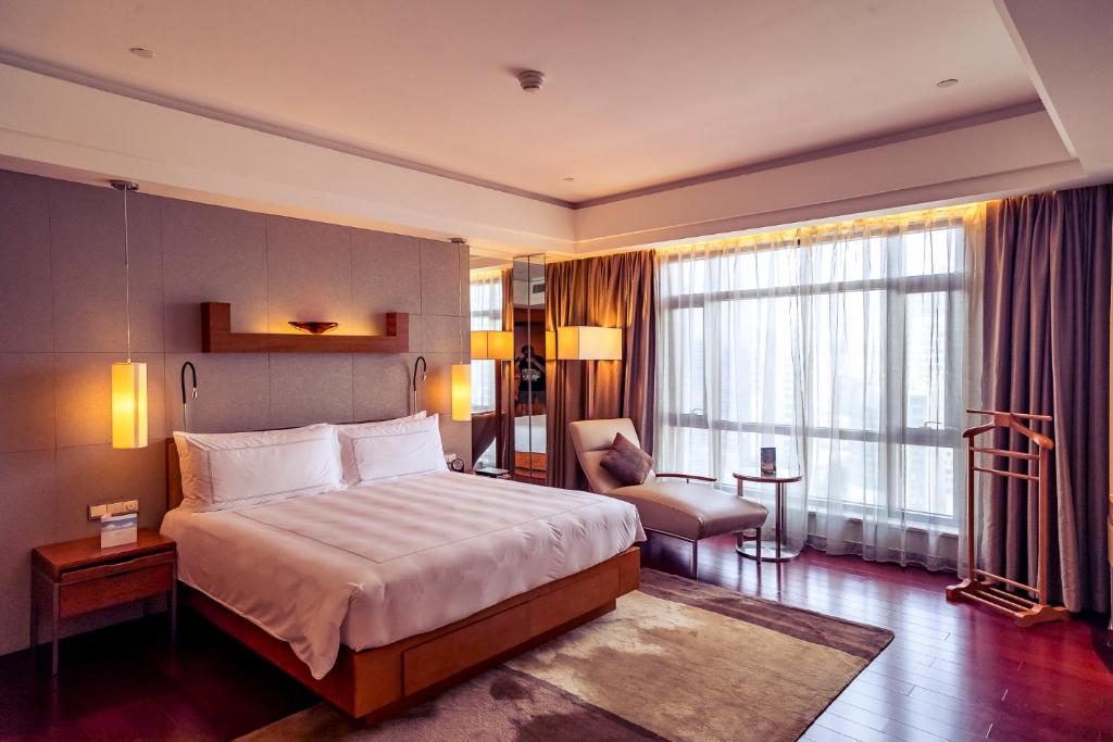 Сьюит (Представительский люкс), Swissôtel Grand Shanghai