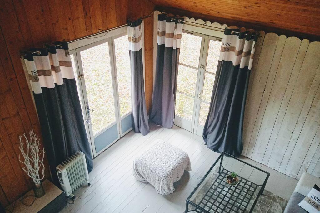 Chalet en forêt, brame du cerf photo 1
