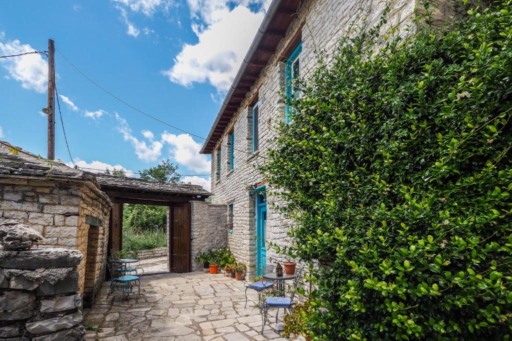 Vikos Hotel photo 2
