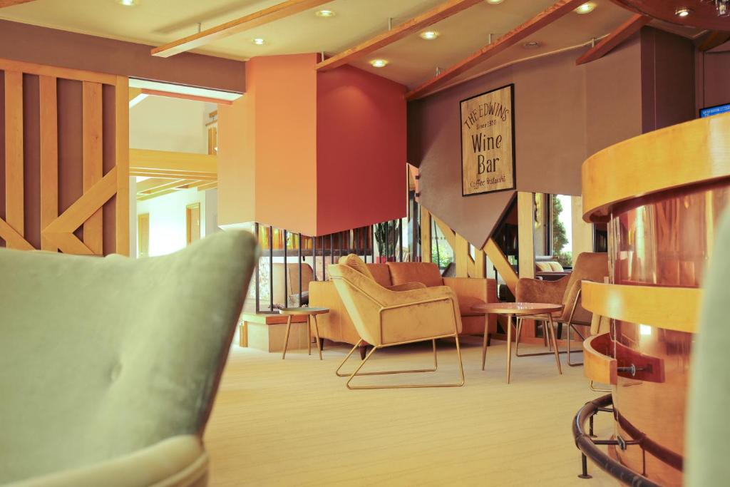 Logis Hostellerie D'Aussois photo 3