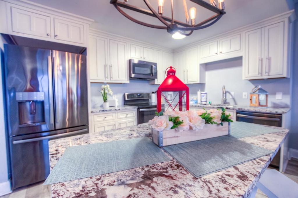 BRAND NEW! Laketown Wharf 633! Amazing 3 BD, Great Location, And Awesome Amenities! photo 1